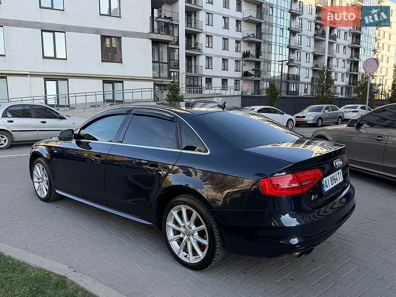 Седан Audi A4 2015 в Львове