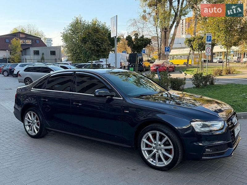 Седан Audi A4 2015 в Львове