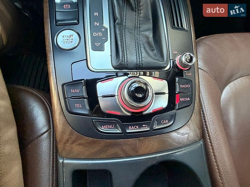 Седан Audi A4 2015 в Львове