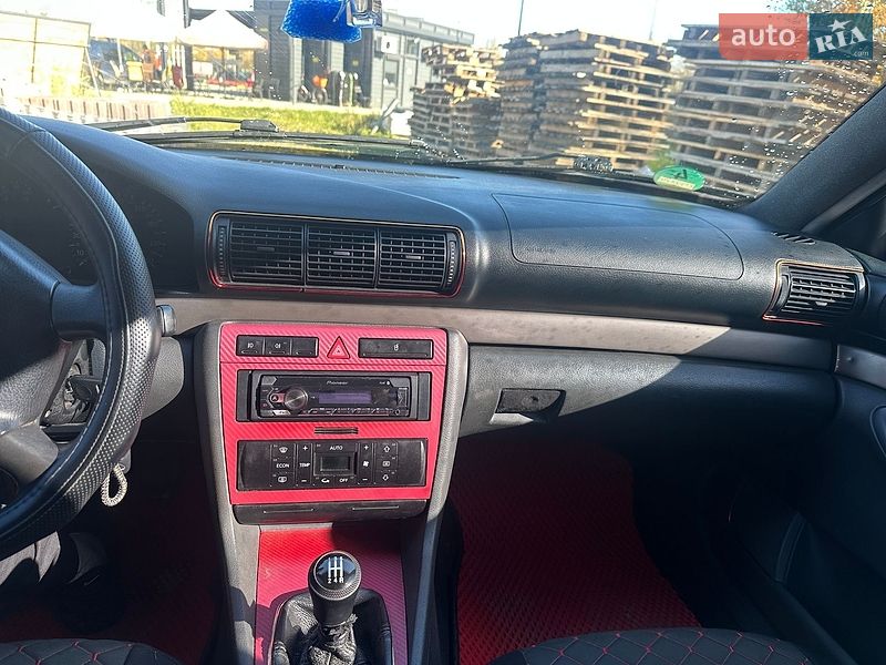 Седан Audi A4 1999 в Бориславі