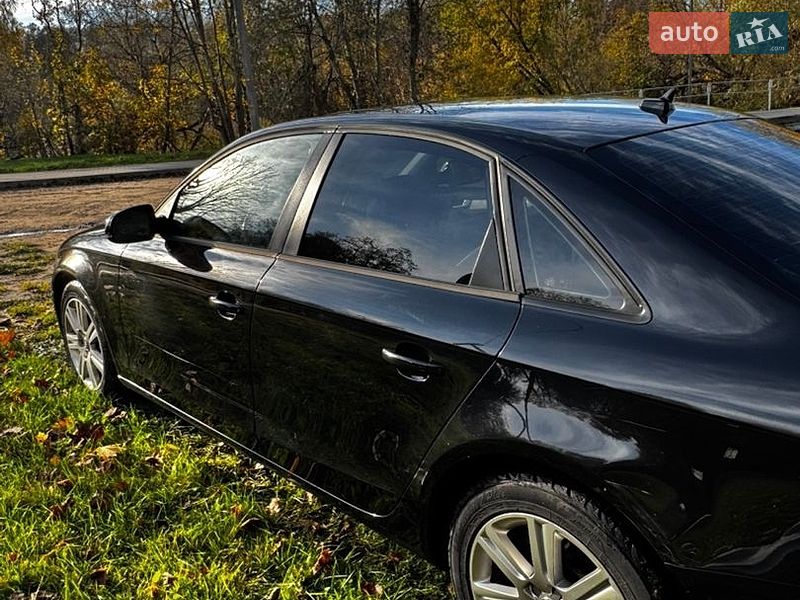 Седан Audi A4 2011 в Кривом Роге