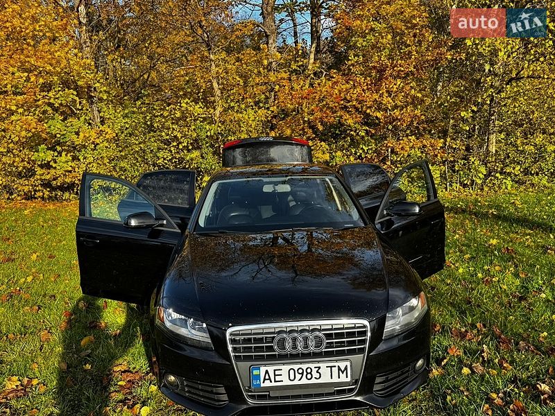Седан Audi A4 2011 в Кривом Роге