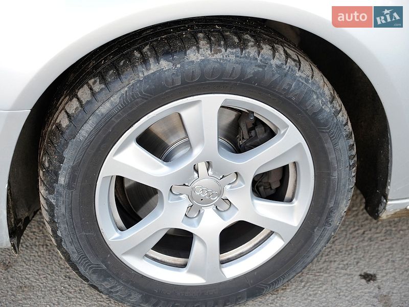 Седан Audi A4 2010 в Івано-Франківську