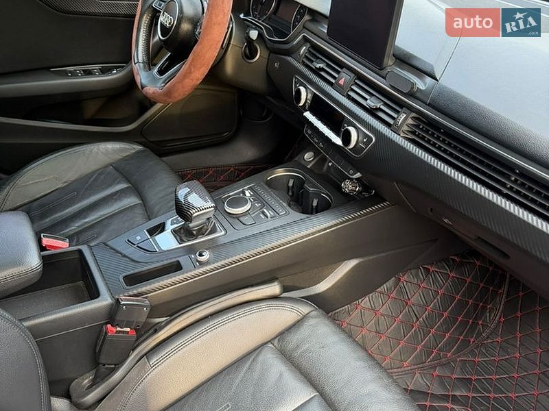Седан Audi A4 2018 в Дніпрі