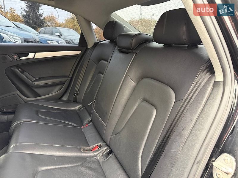 Седан Audi A4 2013 в Винниках