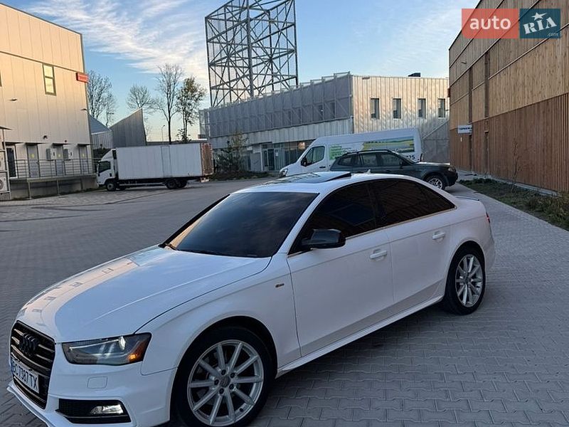 Седан Audi A4 2015 в Львові