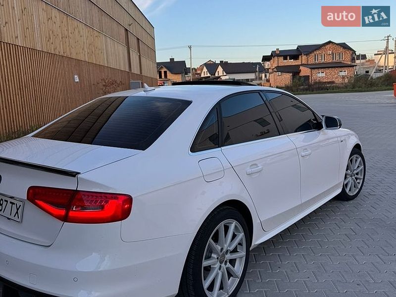 Седан Audi A4 2015 в Львові