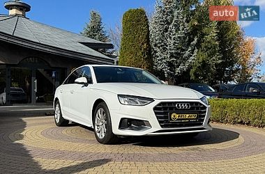 Седан Audi A4 2019 в Львове