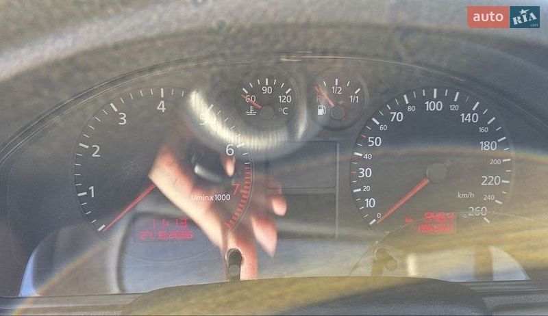 Седан Audi A4 1999 в Днепре