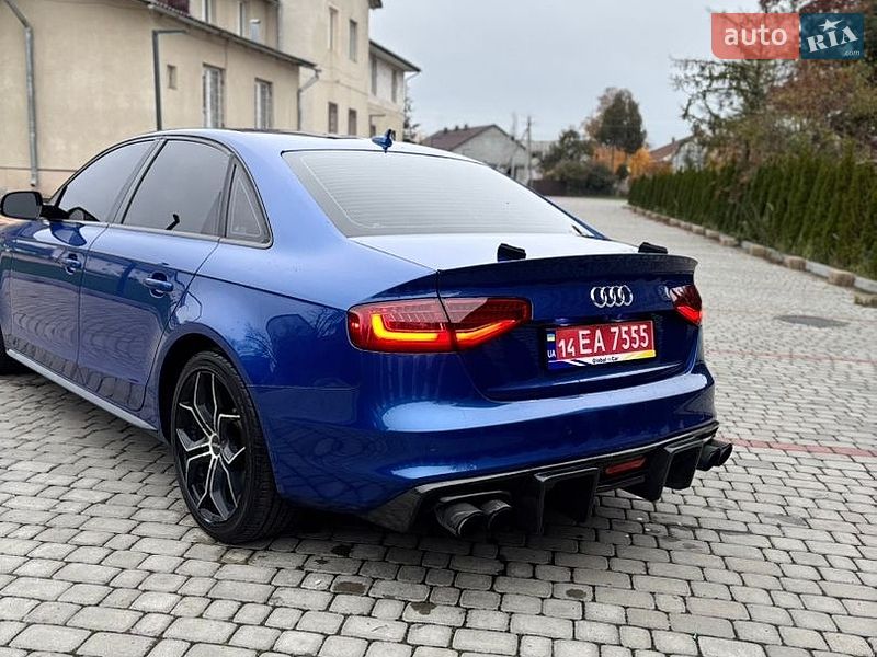 Седан Audi A4 2015 в Івано-Франково