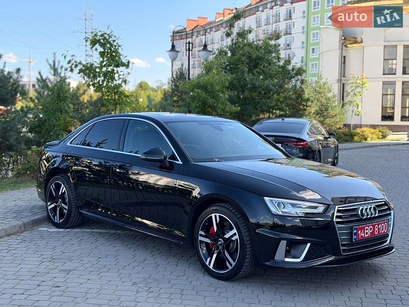 Седан Audi A4 2017 в Ивано-Франковске