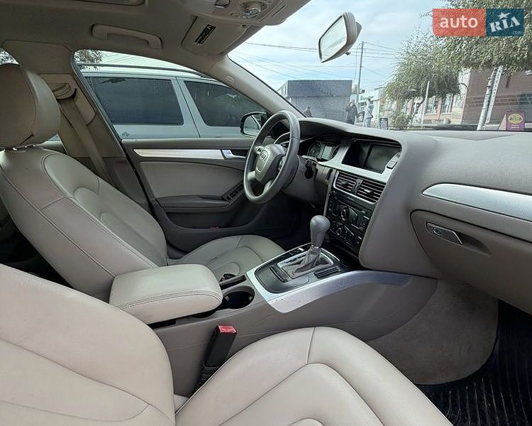 Седан Audi A4 2010 в Дніпрі