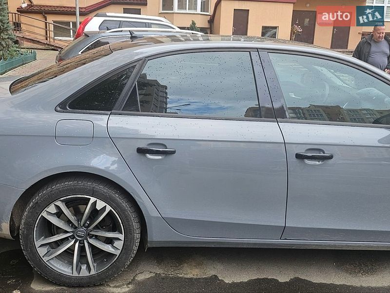 Седан Audi A4 2013 в Киеве