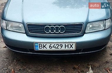 Седан Audi A4 1996 в Ровно