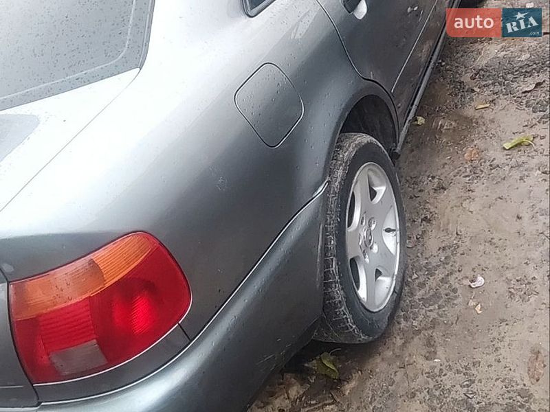 Седан Audi A4 1996 в Ровно