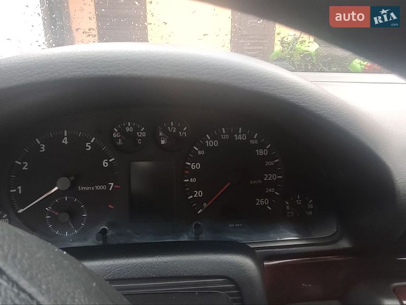 Седан Audi A4 1996 в Ровно
