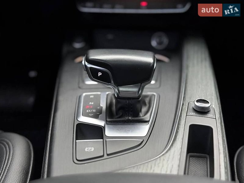Седан Audi A4 2018 в Кропивницькому