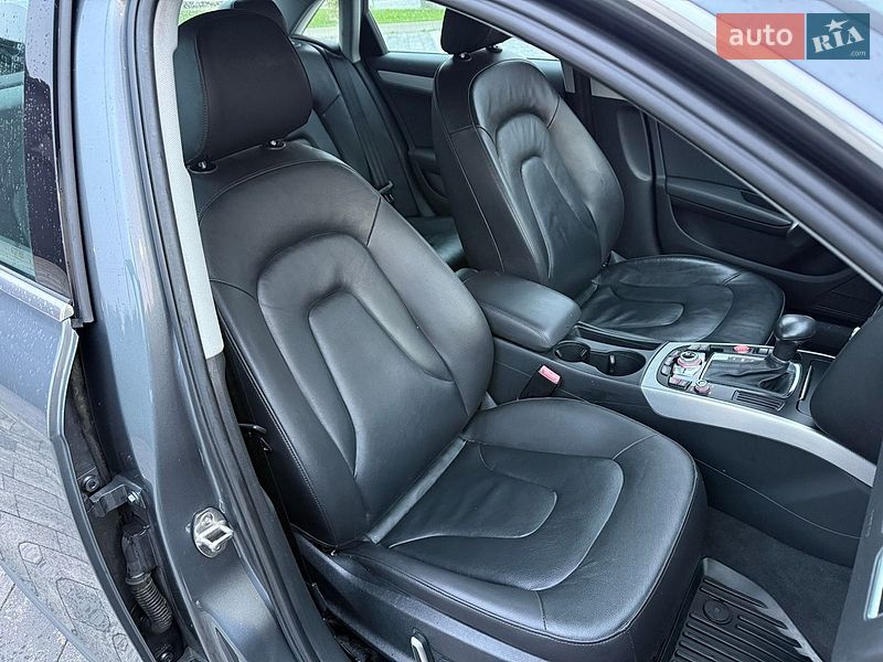 Седан Audi A4 2015 в Луцке