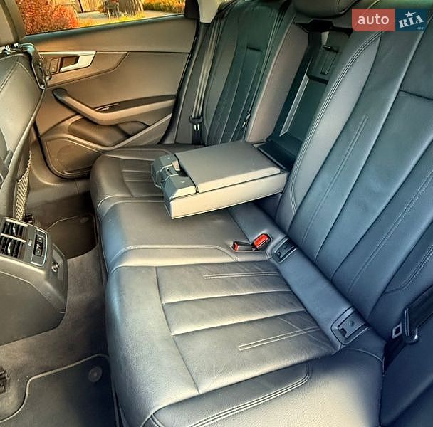 Седан Audi A4 2018 в Тернополі