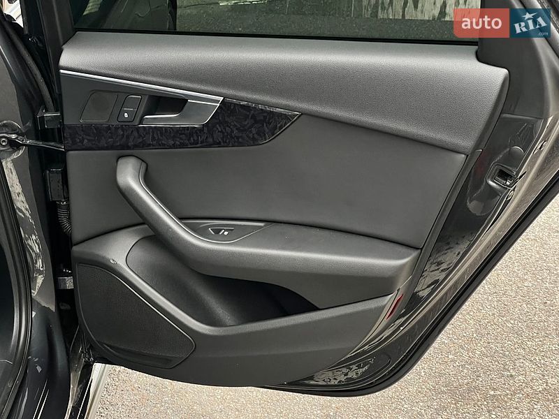 Седан Audi A4 2019 в Києві