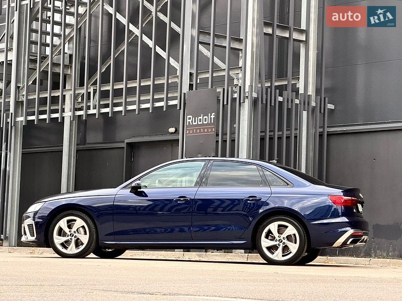 Седан Audi A4 2023 в Києві