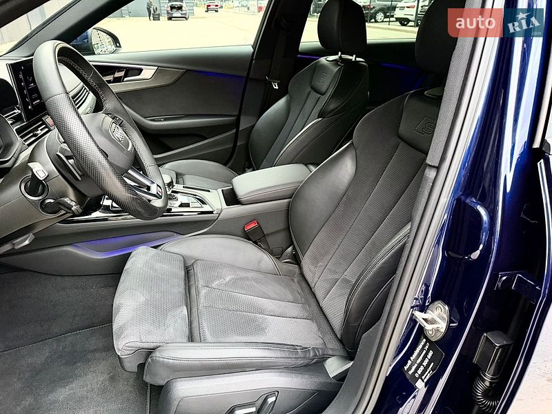 Седан Audi A4 2023 в Києві