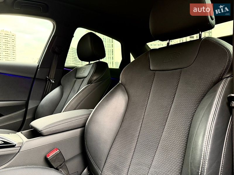 Седан Audi A4 2023 в Києві