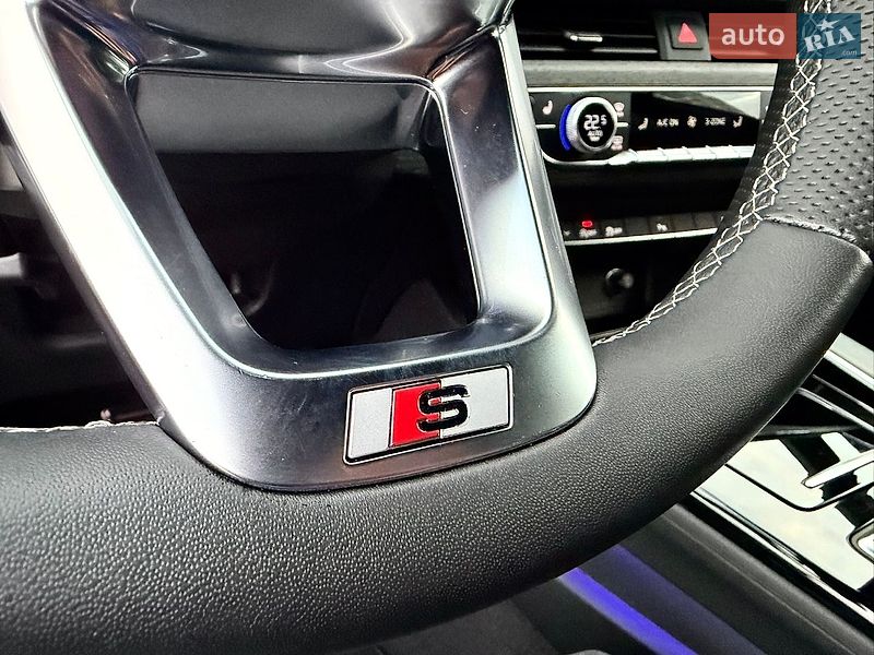 Седан Audi A4 2023 в Києві