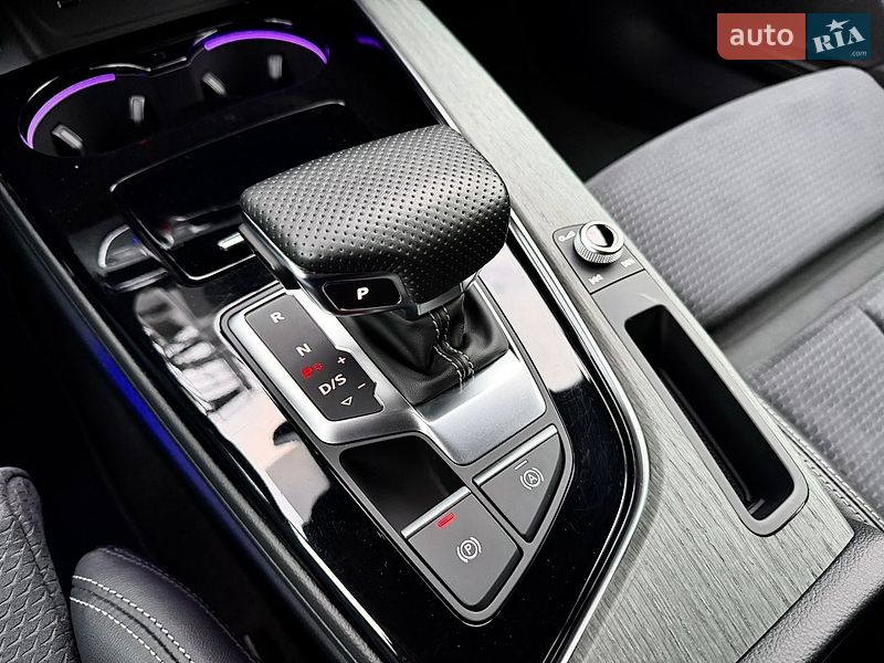 Седан Audi A4 2023 в Києві