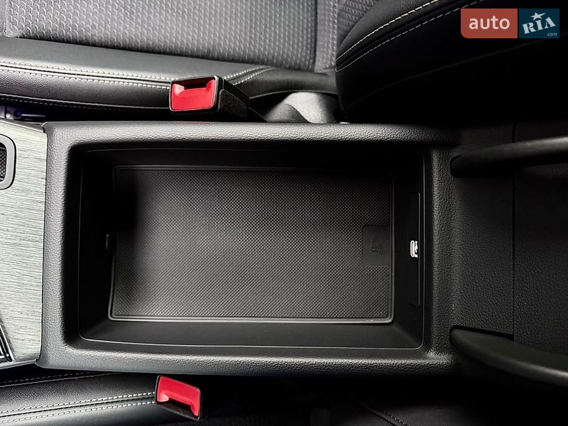 Седан Audi A4 2023 в Києві