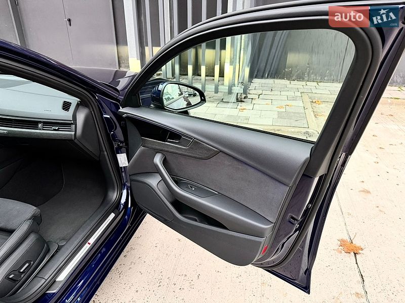 Седан Audi A4 2023 в Києві