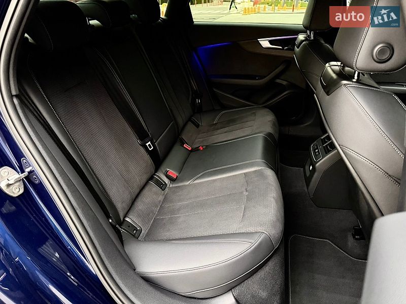 Седан Audi A4 2023 в Києві