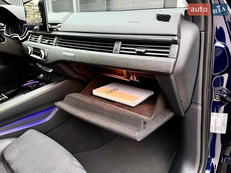 Седан Audi A4 2023 в Києві