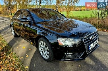 Седан Audi A4 2012 в Мені