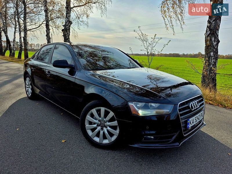 Седан Audi A4 2012 в Мені