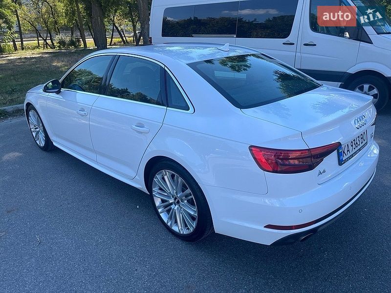 Седан Audi A4 2016 в Киеве