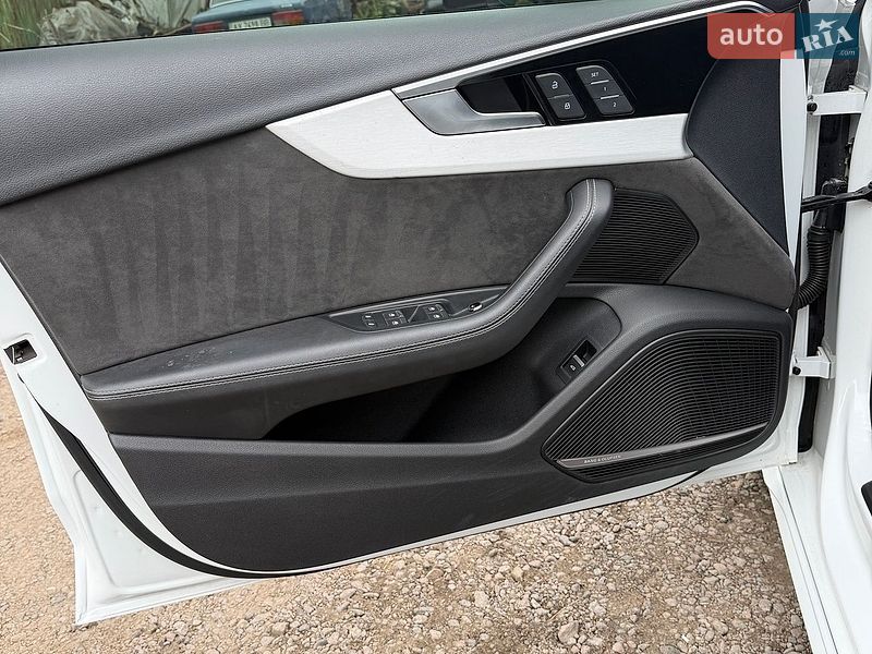 Седан Audi A4 2020 в Киеве