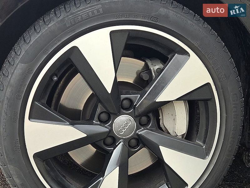 Седан Audi A4 2021 в Гостомеле