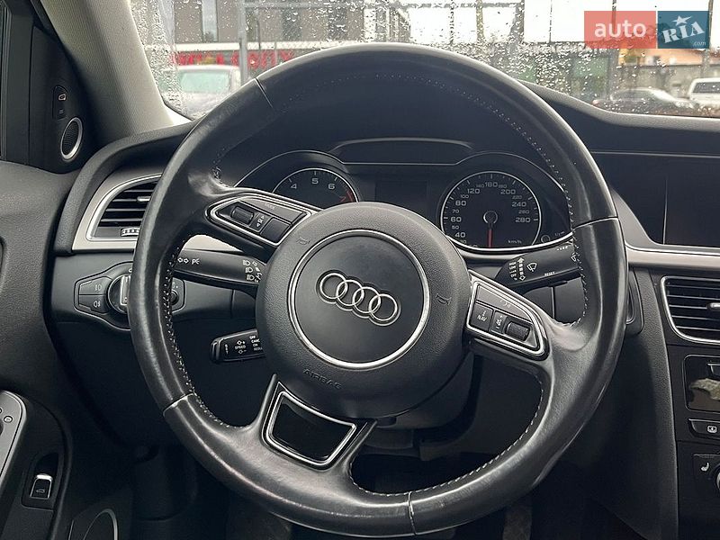 Седан Audi A4 2013 в Стрию