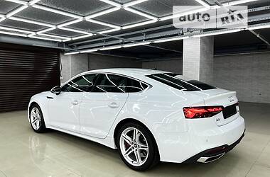 Ліфтбек Audi A5 2022 в 