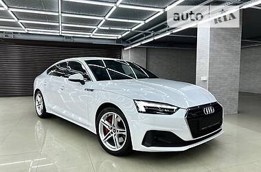 Ліфтбек Audi A5 2022 в 
