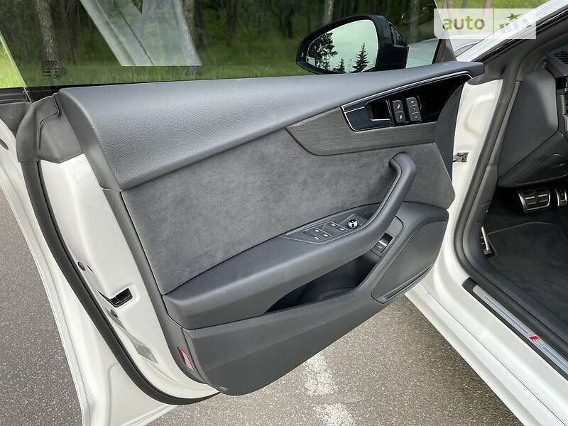 Лифтбек Audi A5 2022 в Киеве