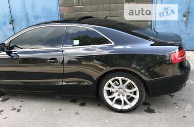 Купе Audi A5 2009 в Березному