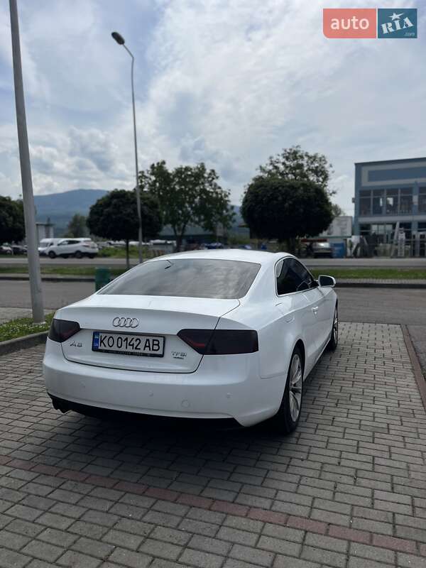 Купе Audi A5 2011 в Тячеве