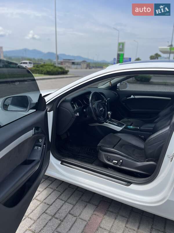 Купе Audi A5 2011 в Тячеве