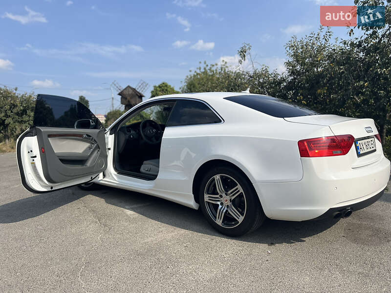Купе Audi A5 2014 в Киеве
