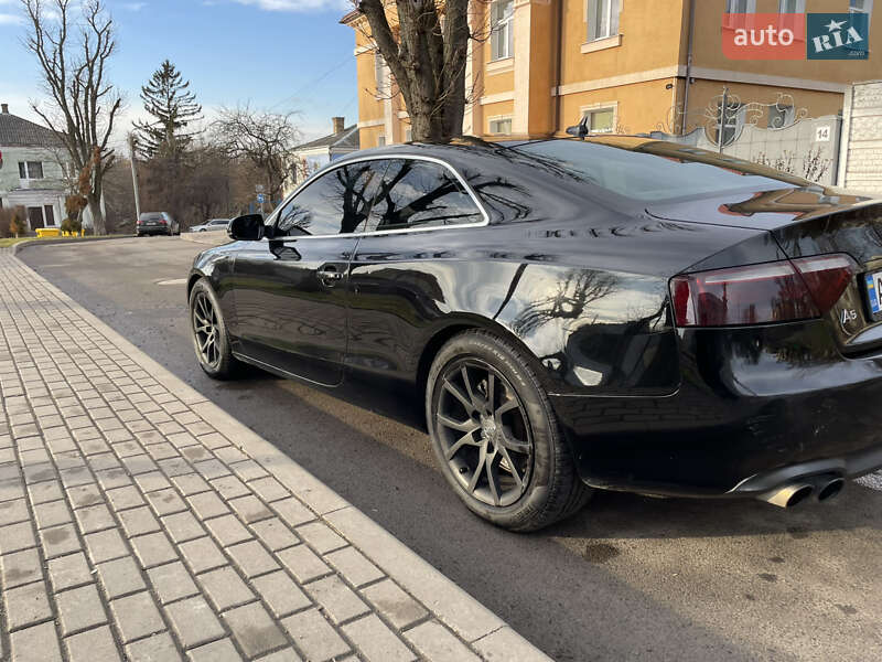 Купе Audi A5 2010 в Луцке