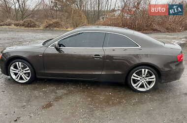 Купе Audi A5 2011 в 
