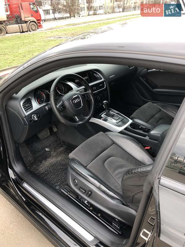 Купе Audi A5 2010 в Сумах