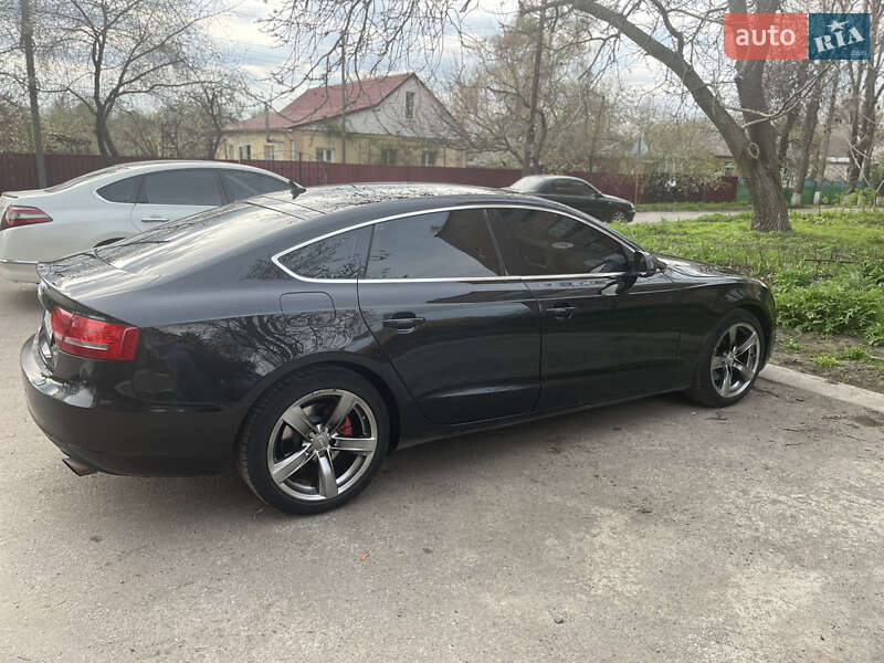 Купе Audi A5 2010 в Карловке